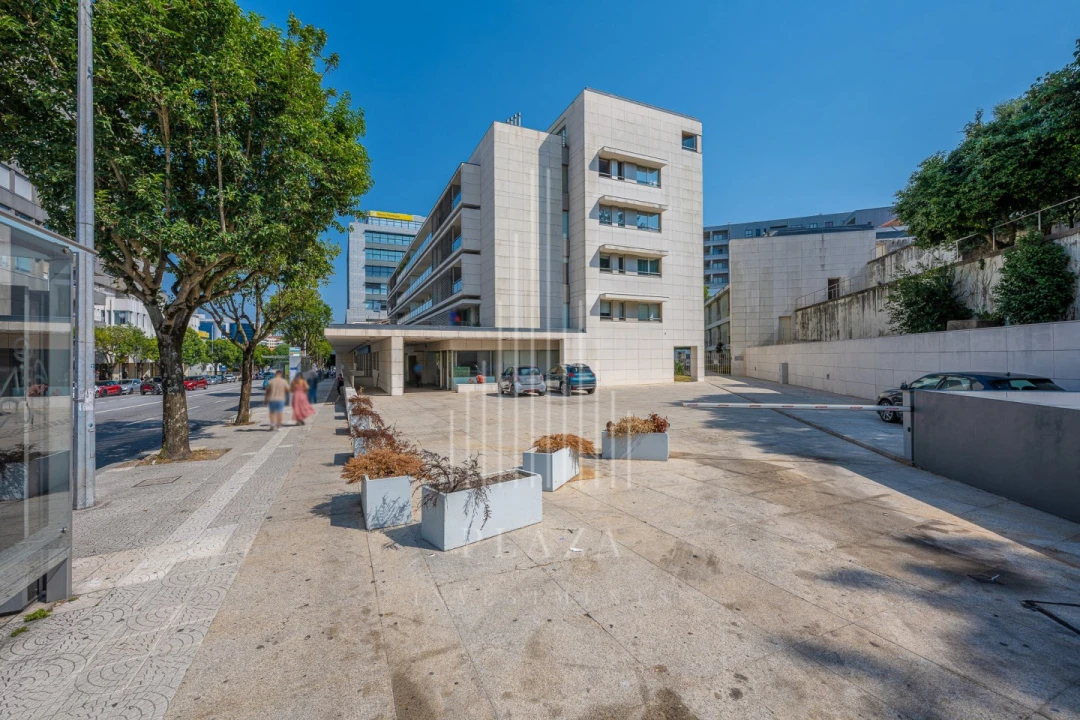 Apartamento T3 para Venda em Lordelo do Ouro e Massarelos Foto 12
