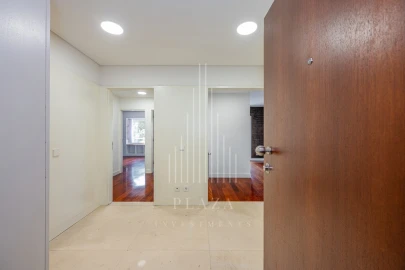 Apartamento T3 para Venda em Lordelo do Ouro e Massarelos