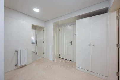 Apartamento T3 para Venda em Lordelo do Ouro e Massarelos