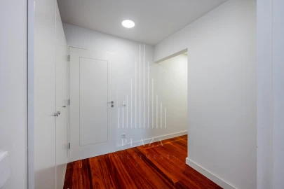 Apartamento T3 para Venda em Lordelo do Ouro e Massarelos