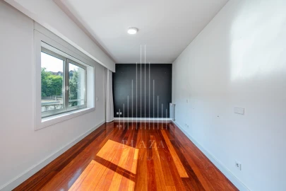Apartamento T3 para Venda em Lordelo do Ouro e Massarelos