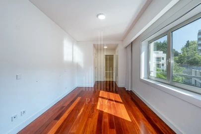Apartamento T3 para Venda em Lordelo do Ouro e Massarelos