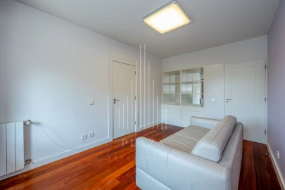 Apartamento T3 para Venda em Lordelo do Ouro e Massarelos