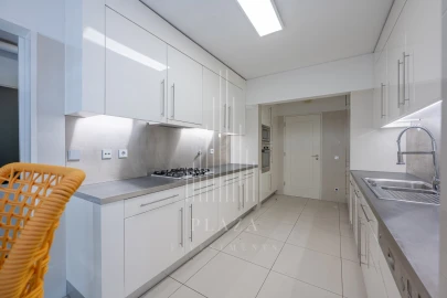 Apartamento T3 para Venda em Lordelo do Ouro e Massarelos