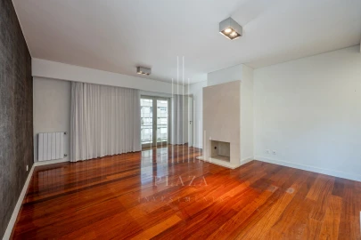Apartamento T3 para Venda em Lordelo do Ouro e Massarelos