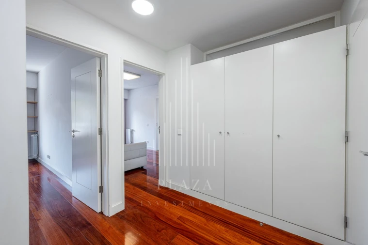 Apartamento T3 para Venda em Lordelo do Ouro e Massarelos Foto 19