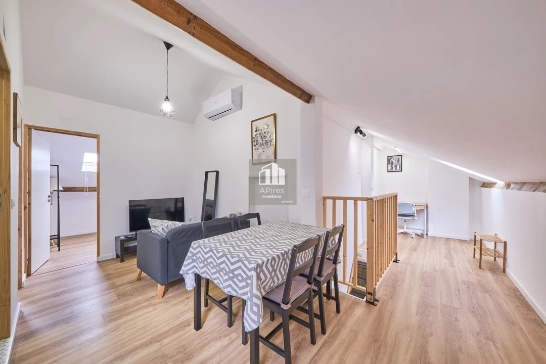 Apartamento T3 para Venda em Charneca de Caparica e Sobreda Foto 20