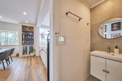 Apartamento T3 para Venda em Charneca de Caparica e Sobreda