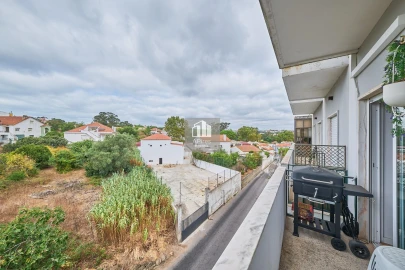 Apartamento T3 para Venda em Charneca de Caparica e Sobreda