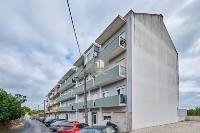 Apartamento T3 para Venda em Charneca de Caparica e Sobreda