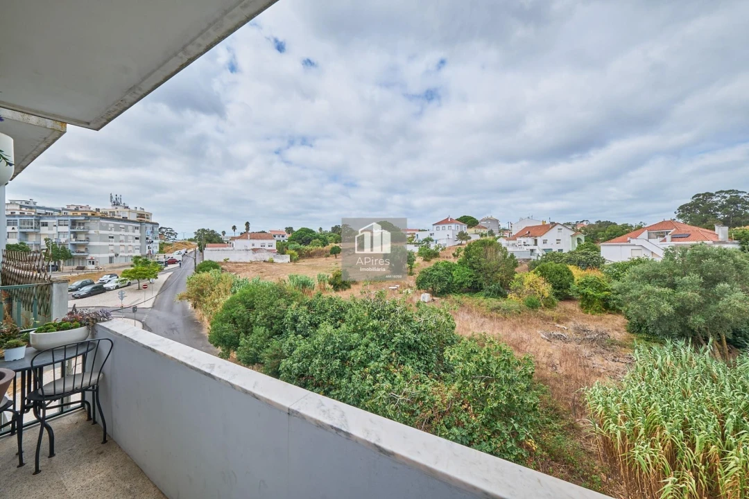 Apartamento T3 para Venda em Charneca de Caparica e Sobreda Foto 19