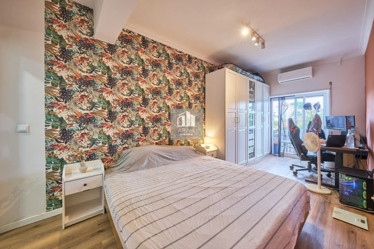 Apartamento T3 para Venda em Charneca de Caparica e Sobreda Foto 8