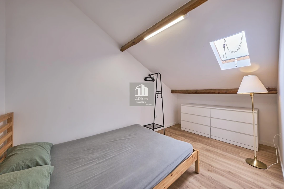 Apartamento T3 para Venda em Charneca de Caparica e Sobreda Foto 23