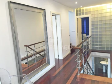 Moradia T4 para Venda em Angra (Nossa Senhora da Conceição)