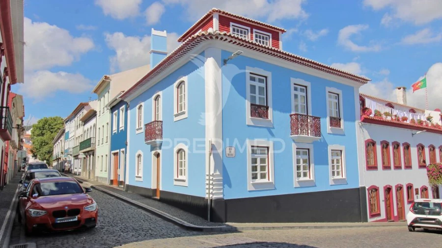 Moradia T4 para Venda em Angra (Nossa Senhora da Conceição)