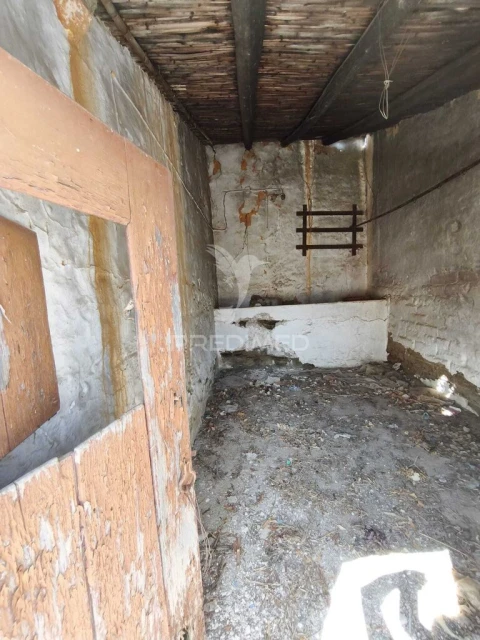 Moradia T3 para Venda em São João dos Caldeireiros