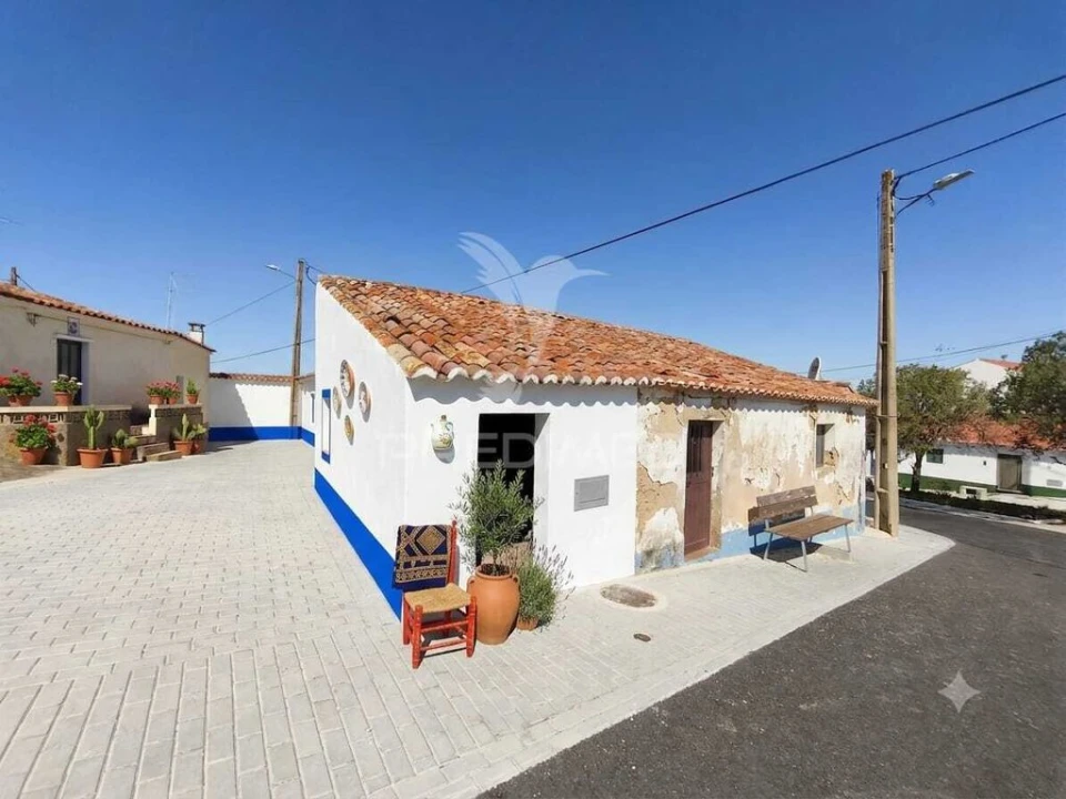 Moradia T3 para Venda em São João dos Caldeireiros Foto 2