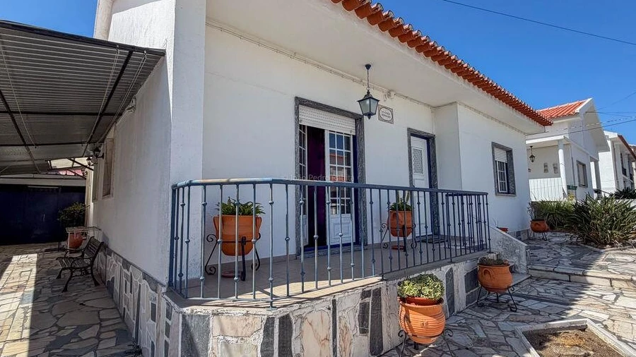 Moradia T3 para Venda em Romeira e Várzea