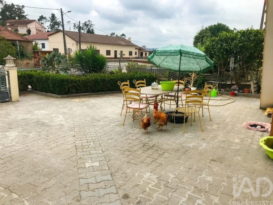 Moradia T4 para Venda em Louriçal Foto 3
