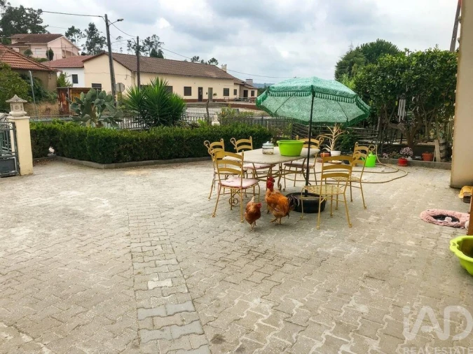 Moradia T4 para Venda em Louriçal Foto 3
