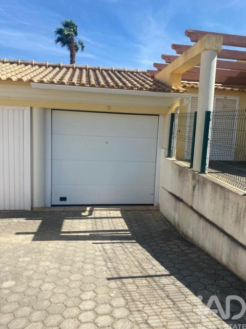Moradia T3 para Venda em Ferreiras