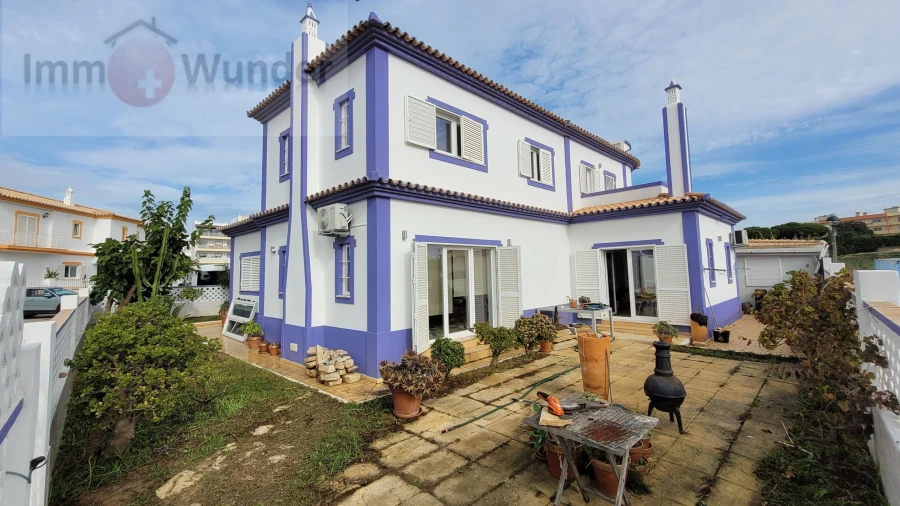 Moradia T4 para Venda em Montenegro