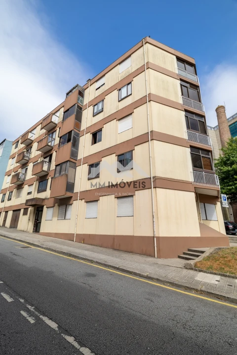 Apartamento T2 para Arrendamento em Lordelo do Ouro e Massarelos