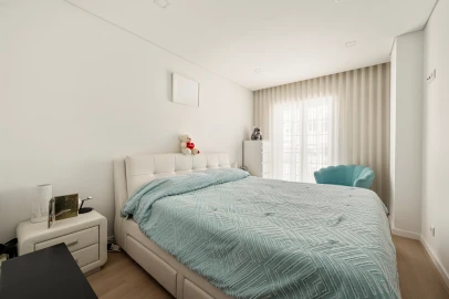 Apartamento T4 para Venda em Águas Livres
