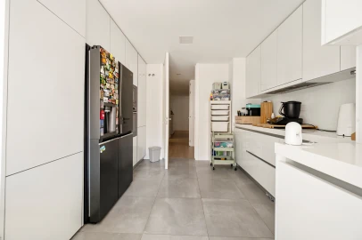 Apartamento T4 para Venda em Águas Livres