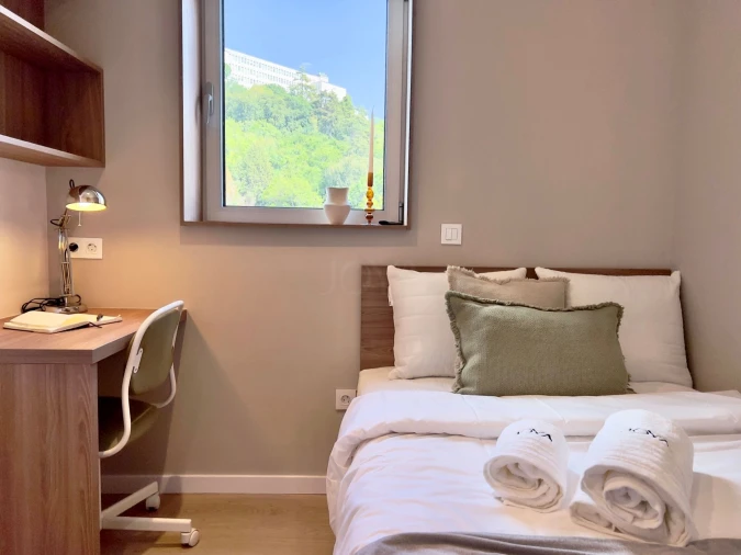 Quarto para Arrendamento em Sé Nova, Santa Cruz, Almedina e São Bartolomeu Foto 7
