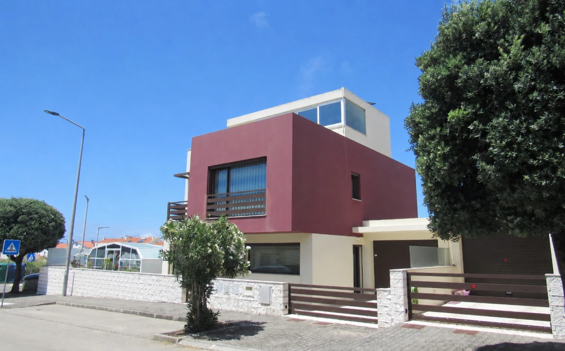 Moradia T4 para Venda em Atouguia da Baleia Foto 1