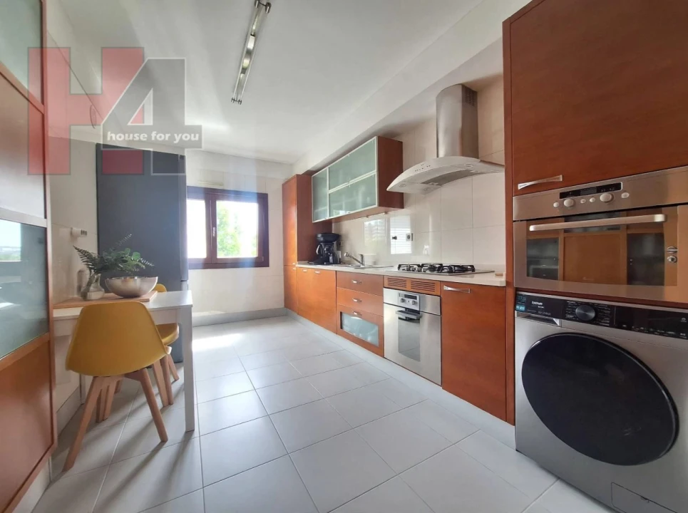 Apartamento T2 para Venda em Odivelas Foto 8