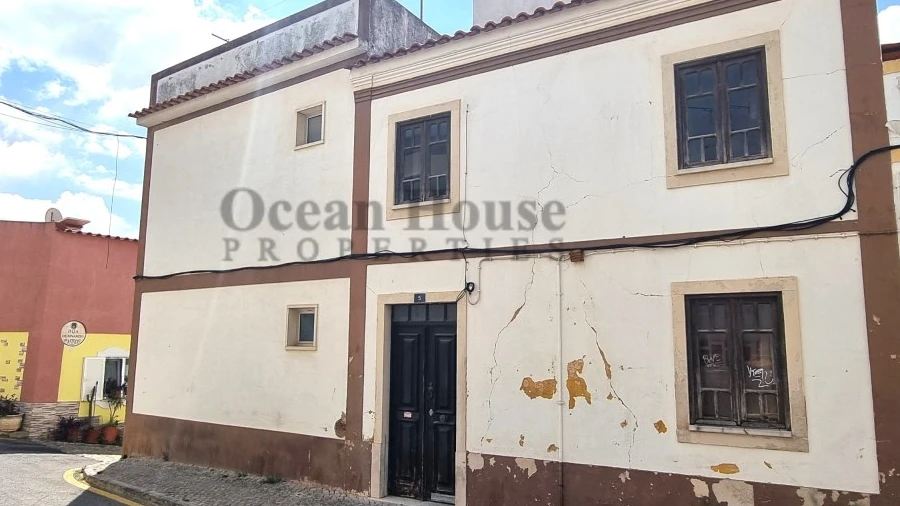 Moradia T2 para Venda em Loule (São Sebastião)