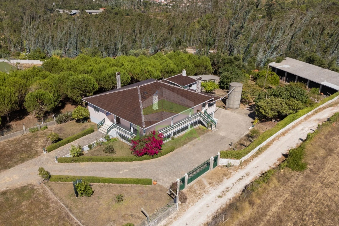 Moradia T5 para Venda em Maceira Foto 6