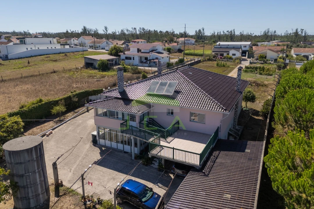 Moradia T5 para Venda em Maceira Foto 10