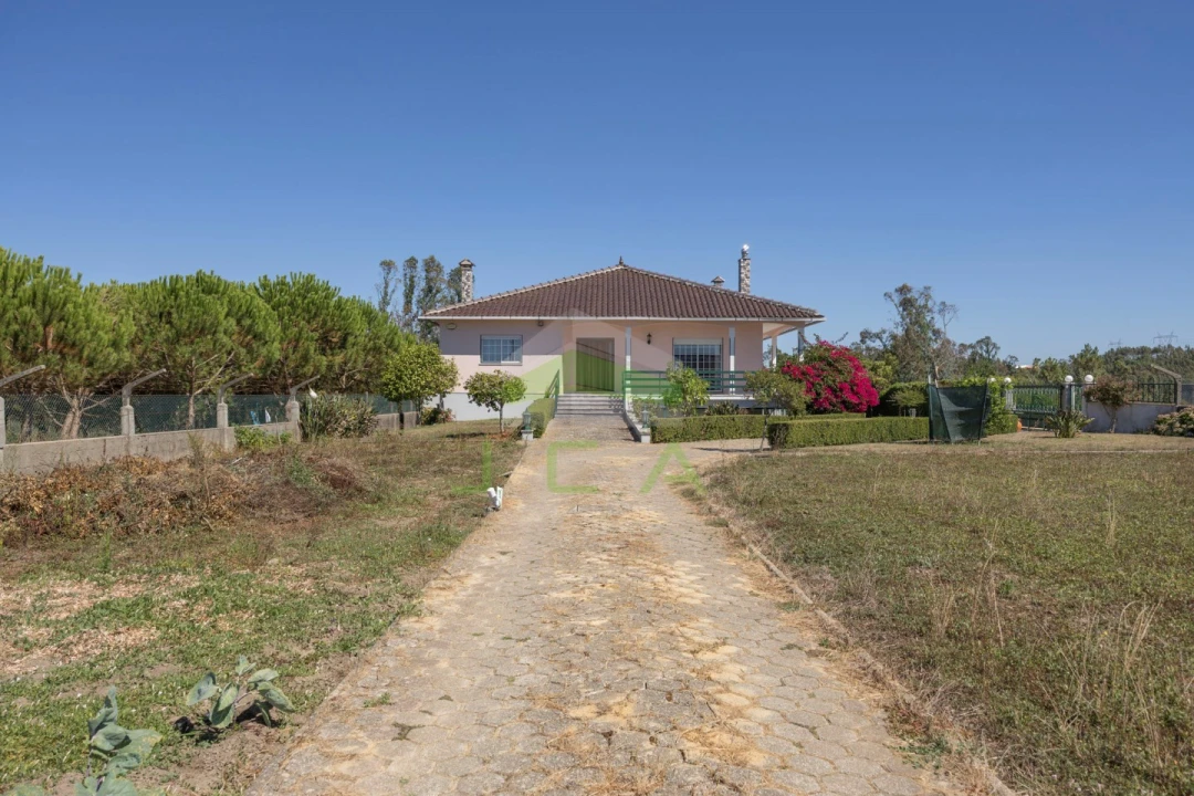 Moradia T5 para Venda em Maceira Foto 12