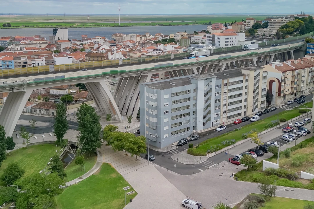Apartamento T2 para Venda em Vila Franca de Xira Foto 3