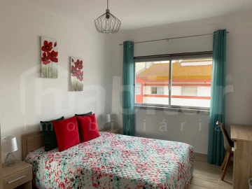 Quarto para Arrendamento em Benavente