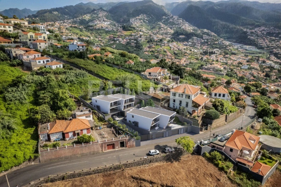 Moradia T3 para Venda em Santo Antonio Foto 5