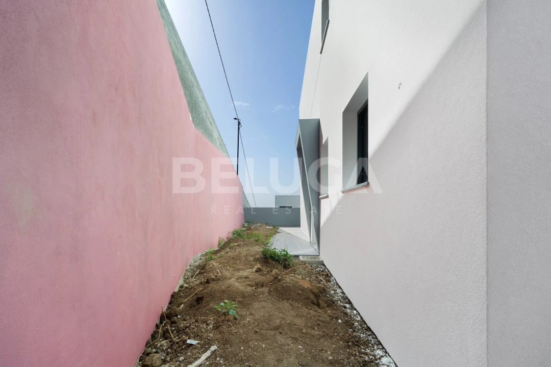 Moradia T3 para Venda em Santo Antonio Foto 18