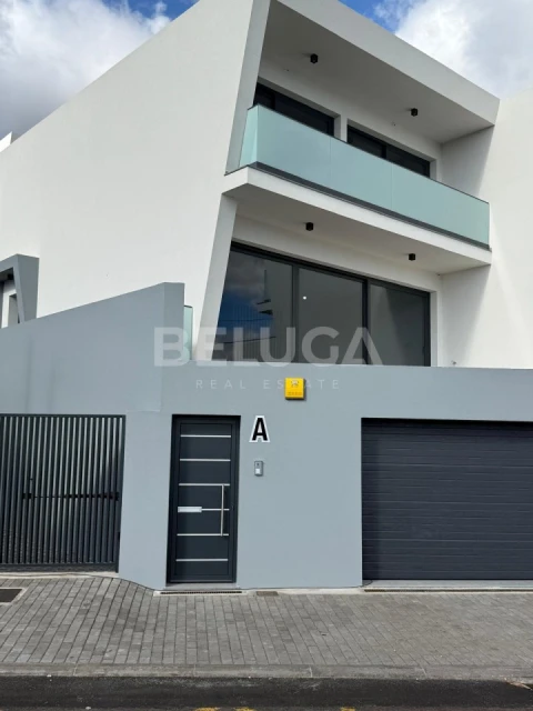 Moradia T3 para Venda em Santo Antonio