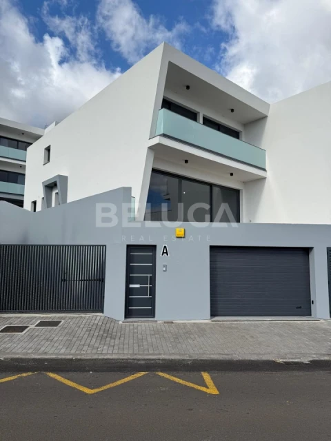 Moradia T3 para Venda em Santo Antonio