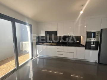 Moradia T3 para Venda em Santo Antonio