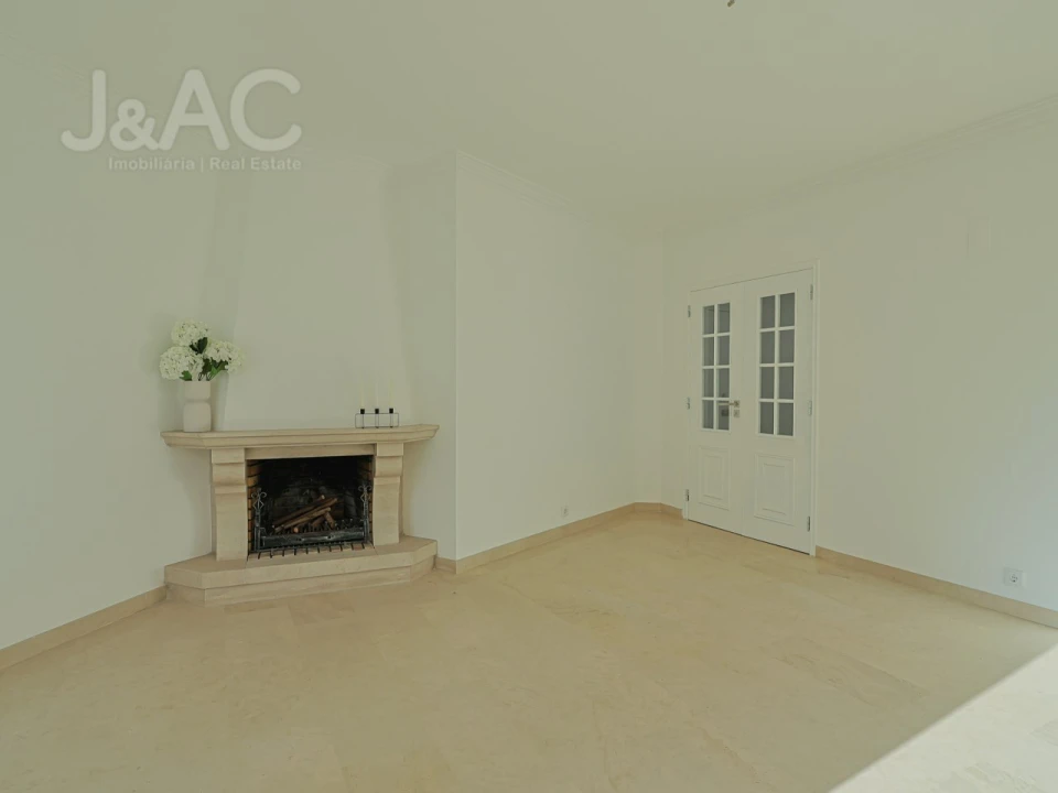 Apartamento T3 para Arrendamento em Carcavelos e Parede Foto 5