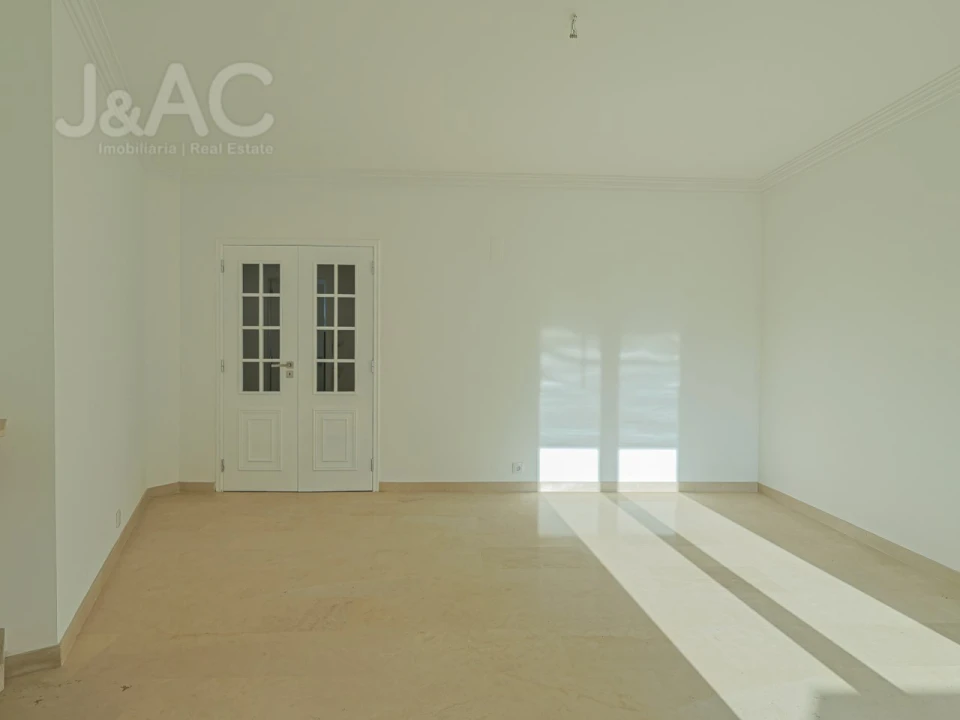 Apartamento T3 para Arrendamento em Carcavelos e Parede Foto 6
