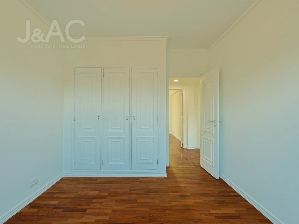 Apartamento T3 para Arrendamento em Carcavelos e Parede Foto 23