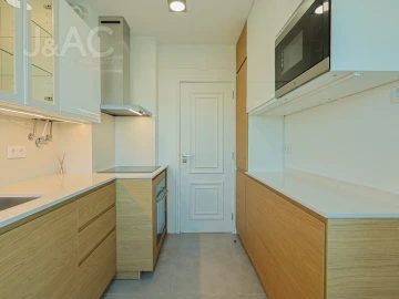 Apartamento T3 para Arrendamento em Carcavelos e Parede