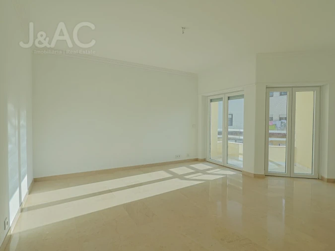 Apartamento T3 para Arrendamento em Carcavelos e Parede Foto 2