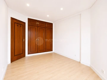 Apartamento T2 para Venda em Santa Marinha e São Pedro da Afurada