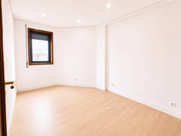 Apartamento T2 para Venda em Santa Marinha e São Pedro da Afurada